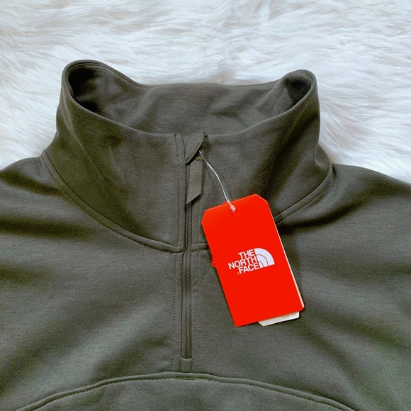 The North Face Women’s Slacker Poncho - Picture 3 of 7